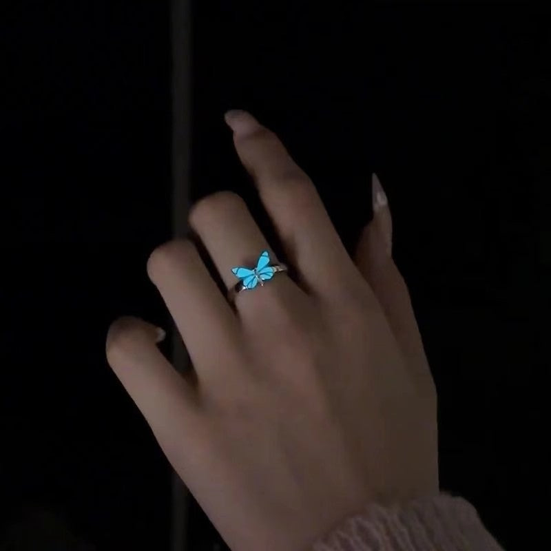 Bague élégante en argent avec pendentif papillon lumineux