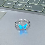 Bague élégante en argent avec pendentif papillon lumineux