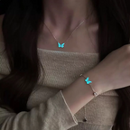 Schmetterlings-Halsketten- und Armbandset mit Leuchtfunktion für Damen